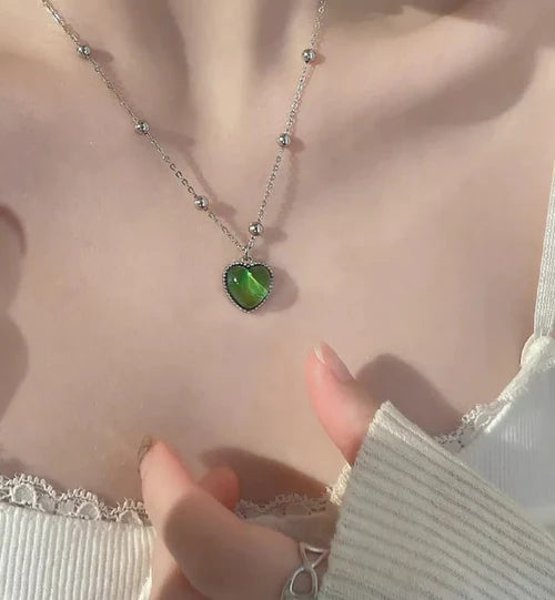 COLLAR MÁGICO QUE REFLEJA TUS SENTIMIENTOS